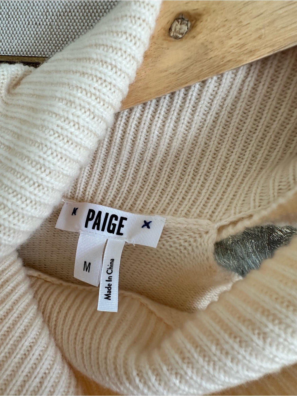 PAIGE Womens Raundi Wool Blend Cut Out Ribbed Trim Turtleneck Sweater sz M - Picture 6 of 11